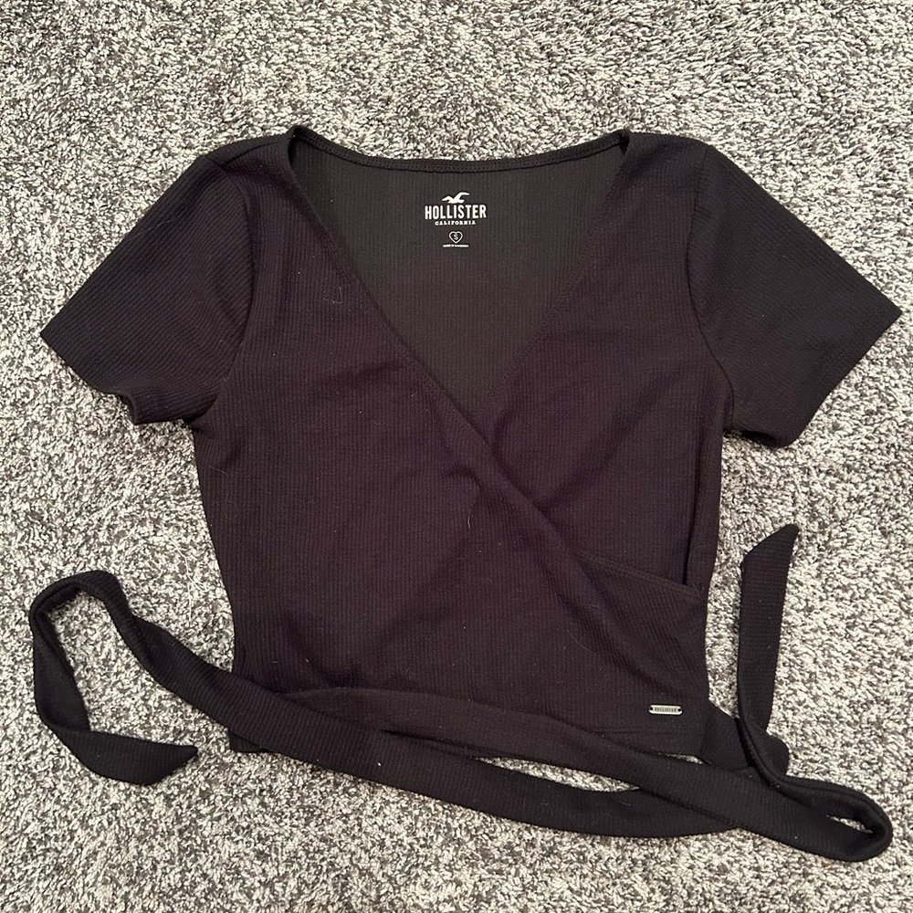 Hollister Wrap top